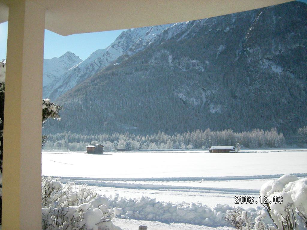 Ferienwohnung Haus Tanja Längenfeld Zimmer foto